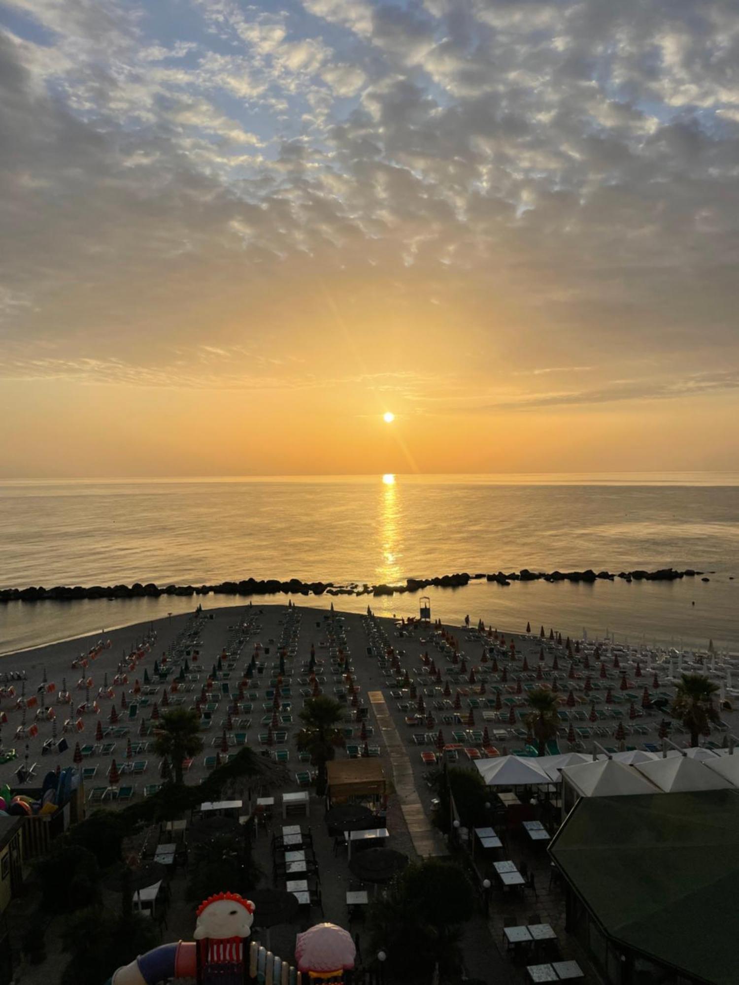 Il Balcone Sul Mare Apartment Porto Recanati Bagian luar foto