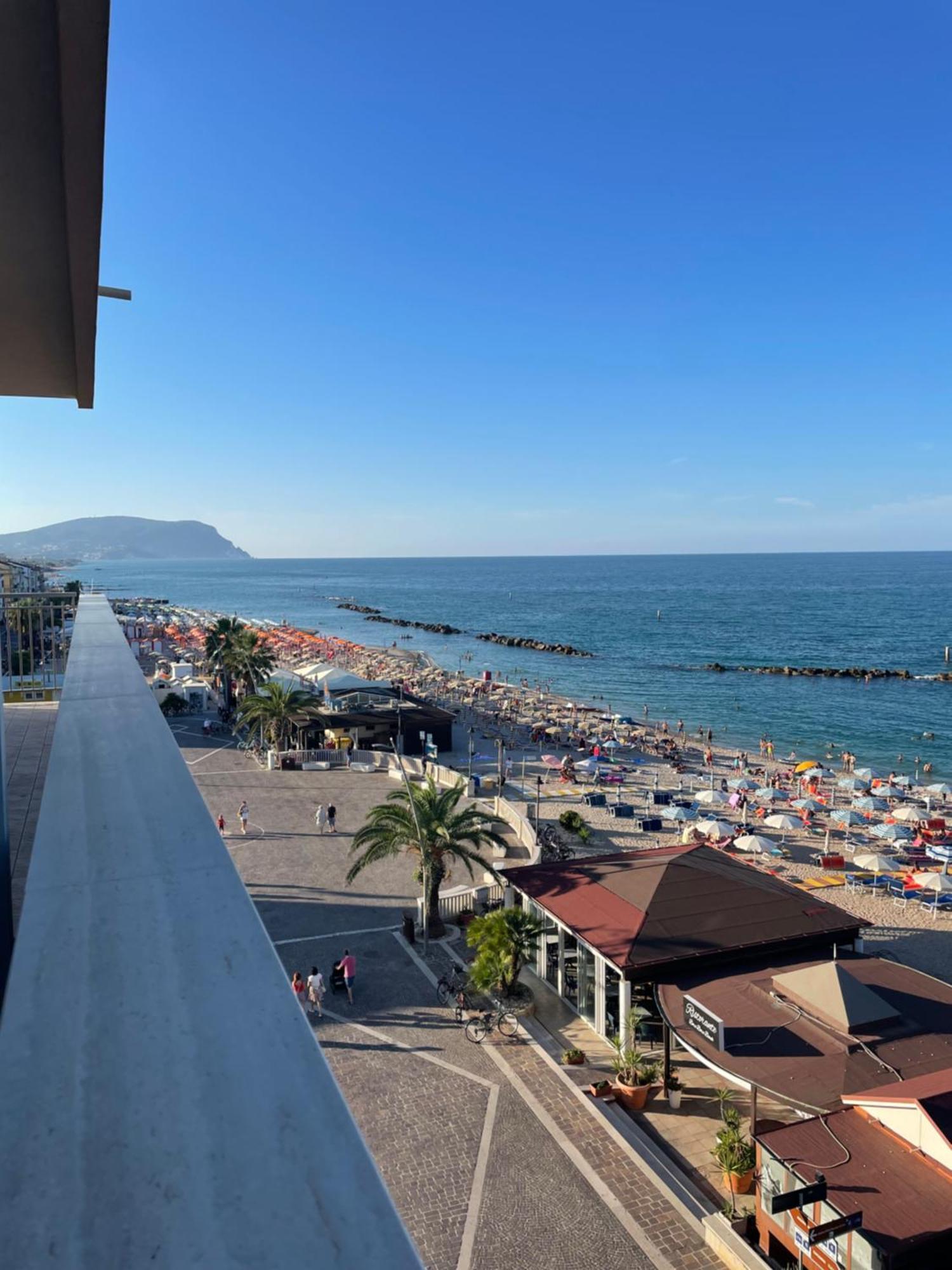 Il Balcone Sul Mare Apartment Porto Recanati Bagian luar foto